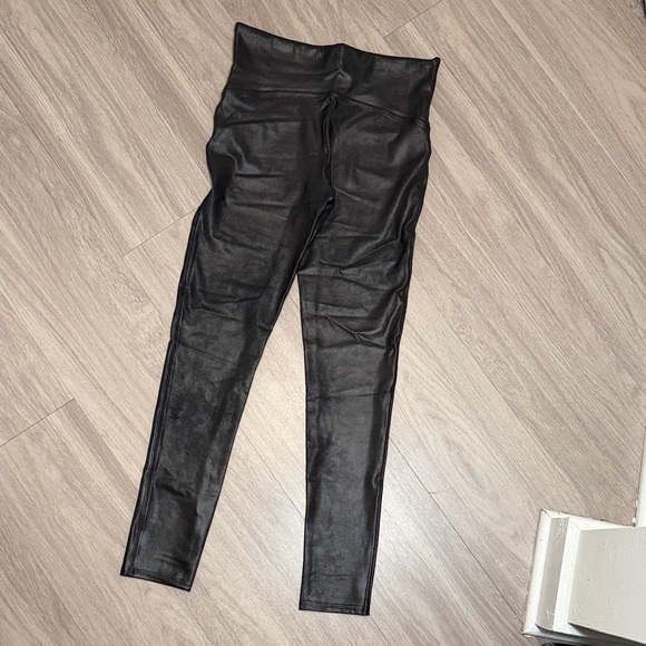 SPANX Leggings - Picture 2 of 3